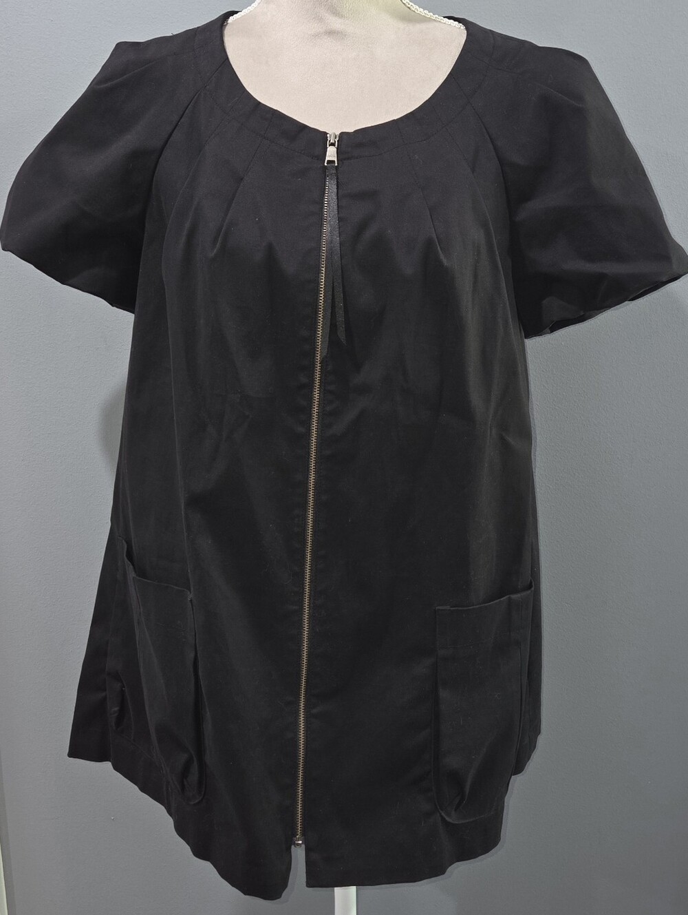 Simply Vera By Vera Wang Black Top with Pockets